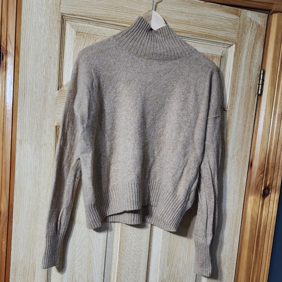 Poppy Cashmere Turtleneck - Picture 4 of 6